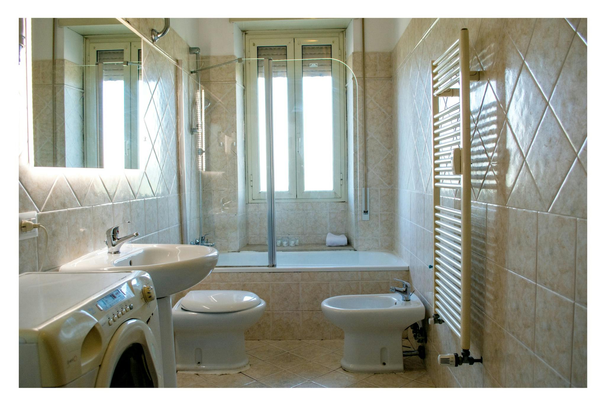 Immagine 9 di Appartamento in affitto  in Via Ermanno Carlotto a Roma