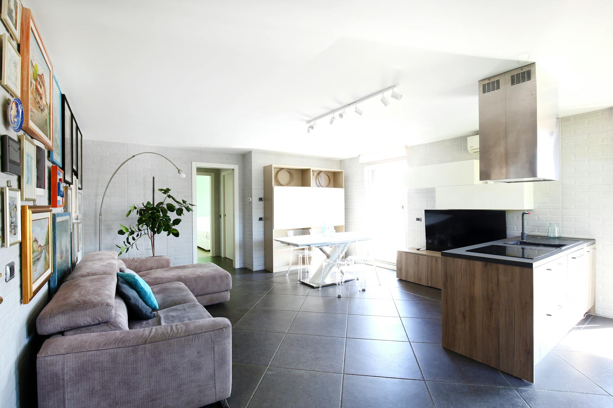 Immagine 1 di Appartamento in affitto  in Via Gratosoglio a Milano