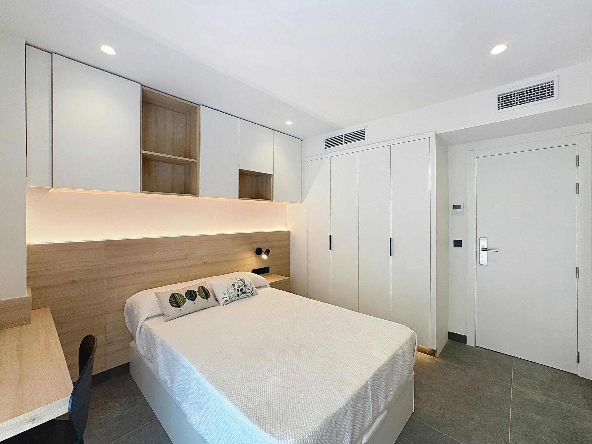 Immagine 5 di Camera in affitto  in Calle Cuatro Amigos a Madrid