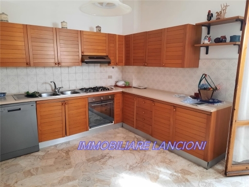 Immagine 2 di Appartamento in vendita  a Scandicci