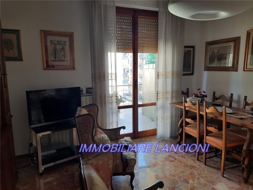 Immagine 14 di Appartamento in vendita  a Scandicci