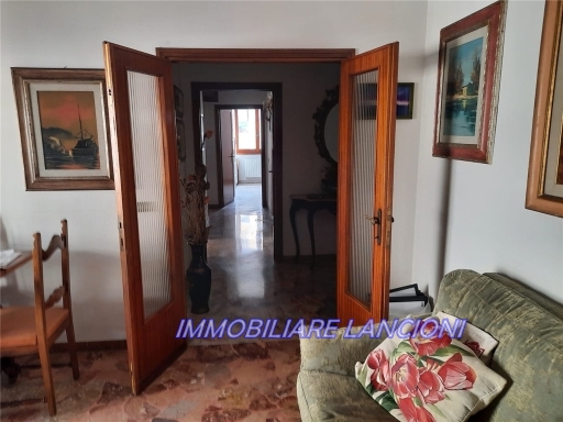 Immagine 15 di Appartamento in vendita  a Scandicci