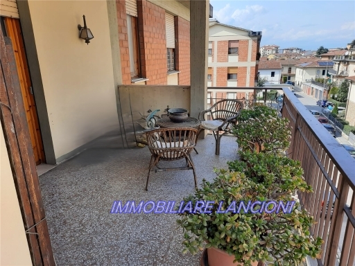 Immagine 17 di Appartamento in vendita  a Scandicci