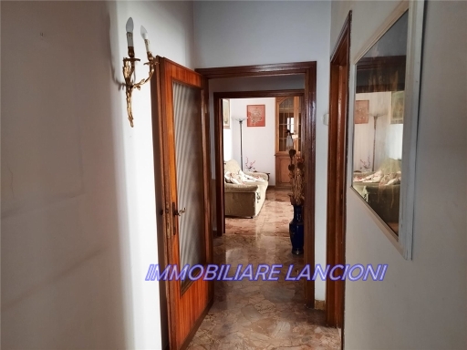 Immagine 20 di Appartamento in vendita  a Scandicci