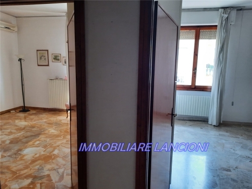 Immagine 22 di Appartamento in vendita  a Scandicci