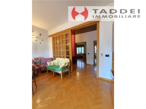 Immagine 2 di Appartamento in vendita  a Scandicci