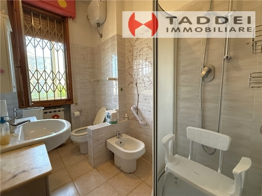 Immagine 28 di Appartamento in vendita  a Scandicci