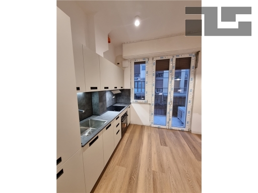 Immagine 5 di Appartamento in vendita  a Firenze