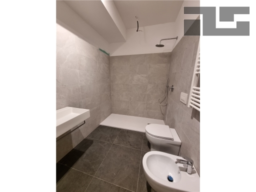 Immagine 16 di Appartamento in vendita  a Firenze