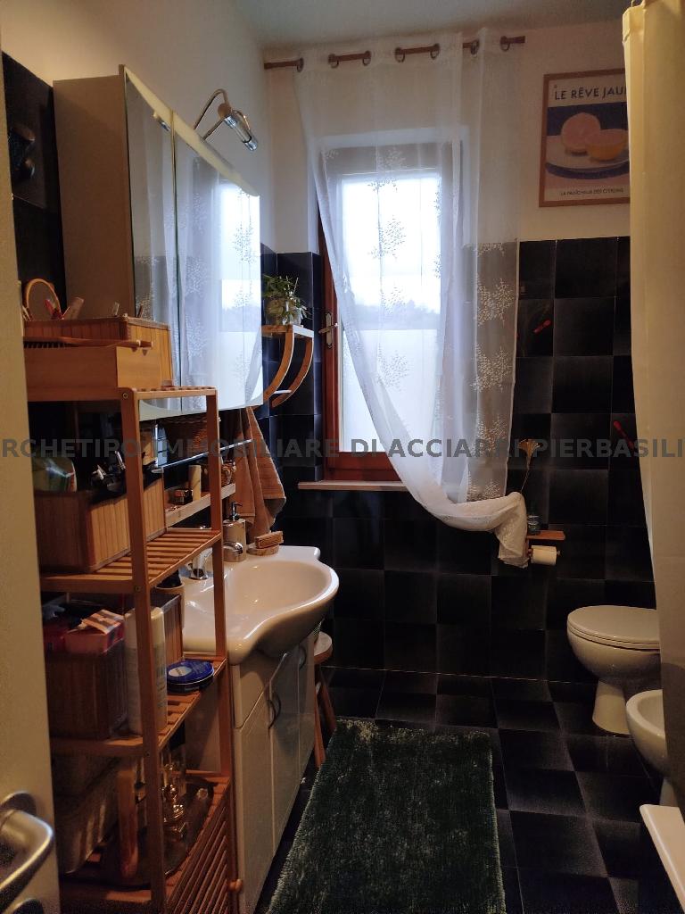 Immagine 11 di Appartamento in vendita  in CONTRADA SAN SILVESTRO a Cupra Marittima