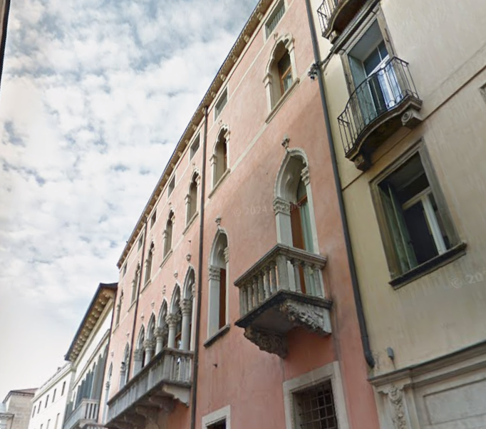 Immagine 12 di Appartamento in vendita  in Galleria del Pozzo Rosso a Vicenza