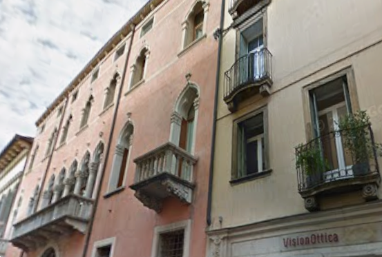 Immagine 13 di Appartamento in vendita  in Galleria del Pozzo Rosso a Vicenza