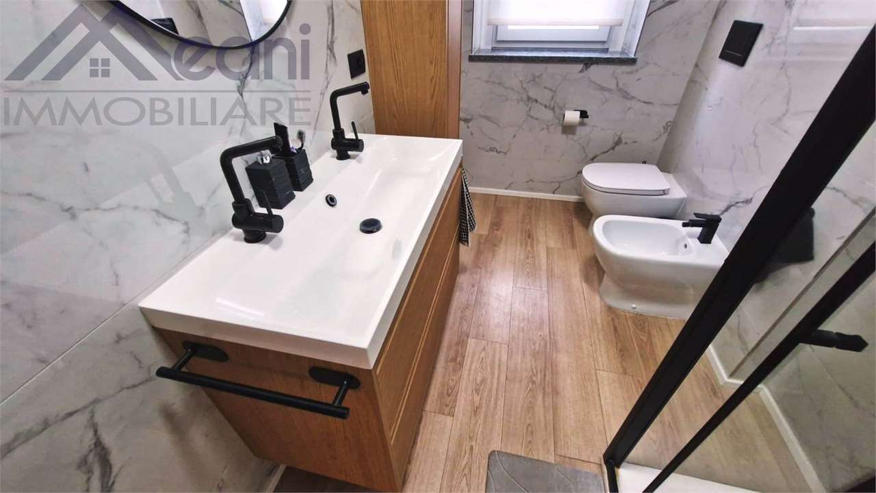 Immagine 29 di Appartamento in vendita  in Via MONETA a Opera