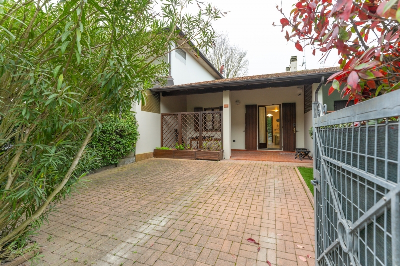 Immagine 2 di Villetta a schiera in vendita  a Comacchio