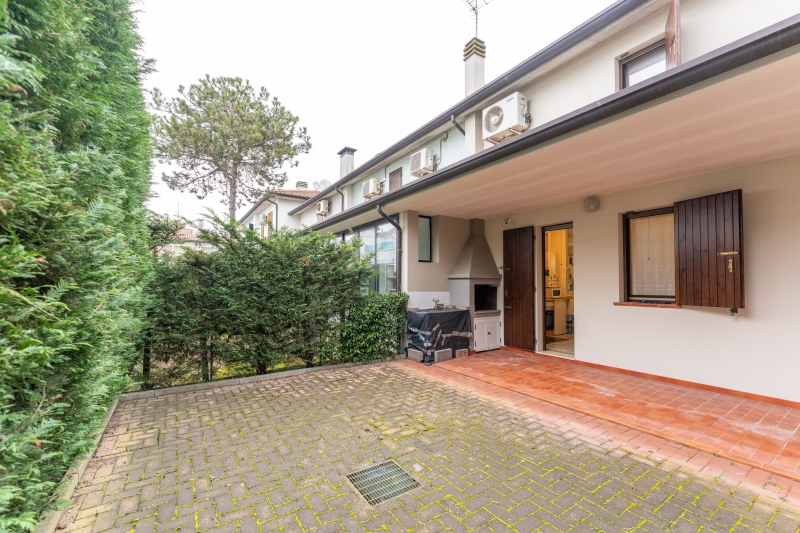 Immagine 24 di Villetta a schiera in vendita  a Comacchio