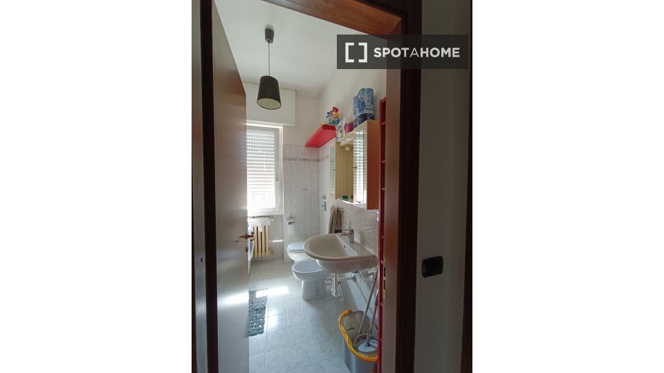 Immagine 14 di Camera condivisa in affitto  in Via Lombardia a Pioltello