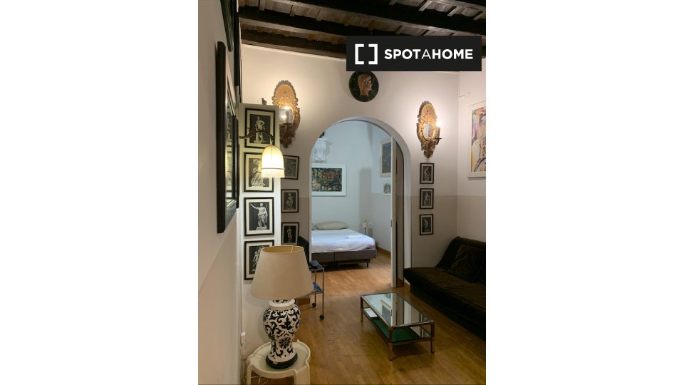 Immagine 10 di Appartamento in affitto  in Via dell'Archetto a Roma