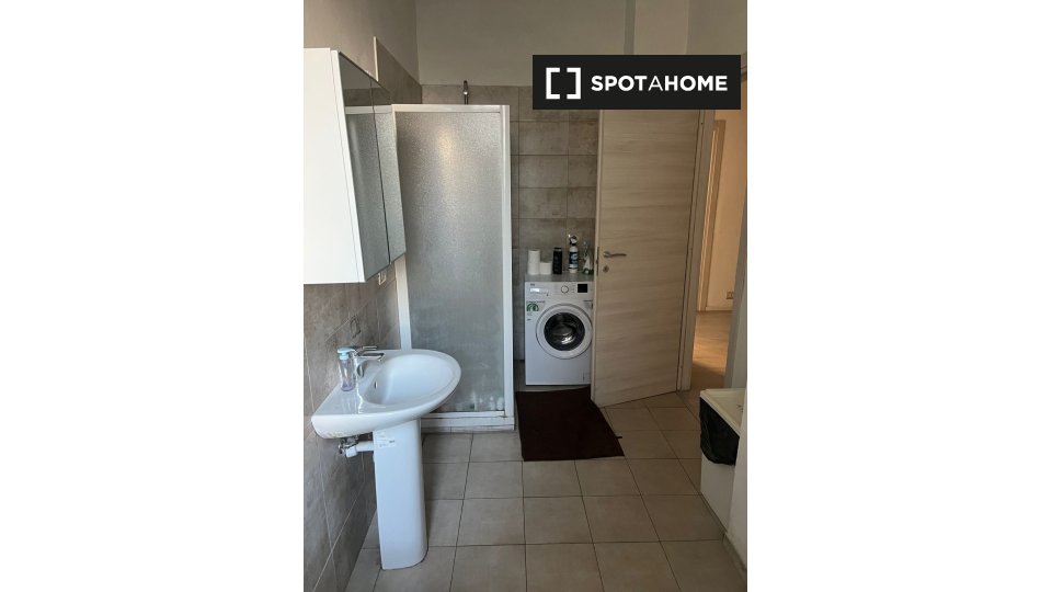 Immagine 7 di Camera condivisa in affitto  in Piazza Tancredi Galimberti a Torino