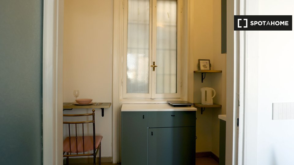 Immagine 2 di Ufficio in affitto  in Via dei Piatti a Milano