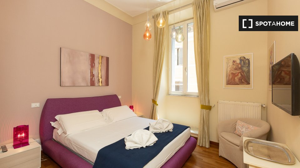 Immagine 16 di Appartamento in affitto  in Via Frattina a Roma