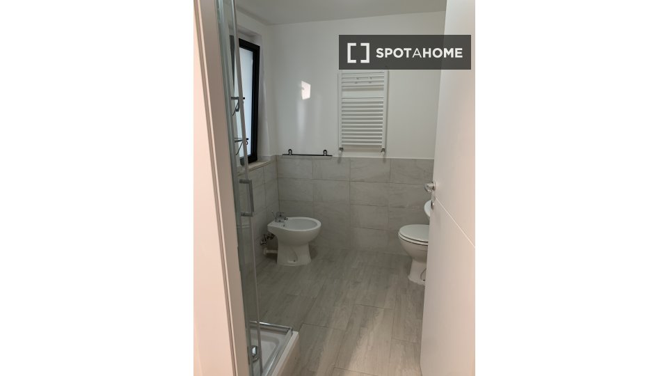 Immagine 9 di Appartamento in affitto  in Via Cassia a Roma