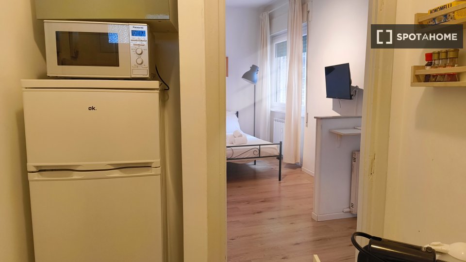 Immagine 13 di Ufficio in affitto  in Via Giovanni De Calvi, 00151 Roma RM, Italy a Roma