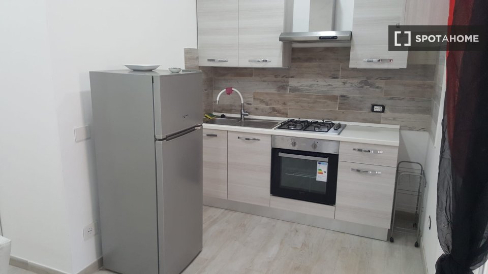 Immagine 5 di Ufficio in affitto  in Via dei Platani a Roma