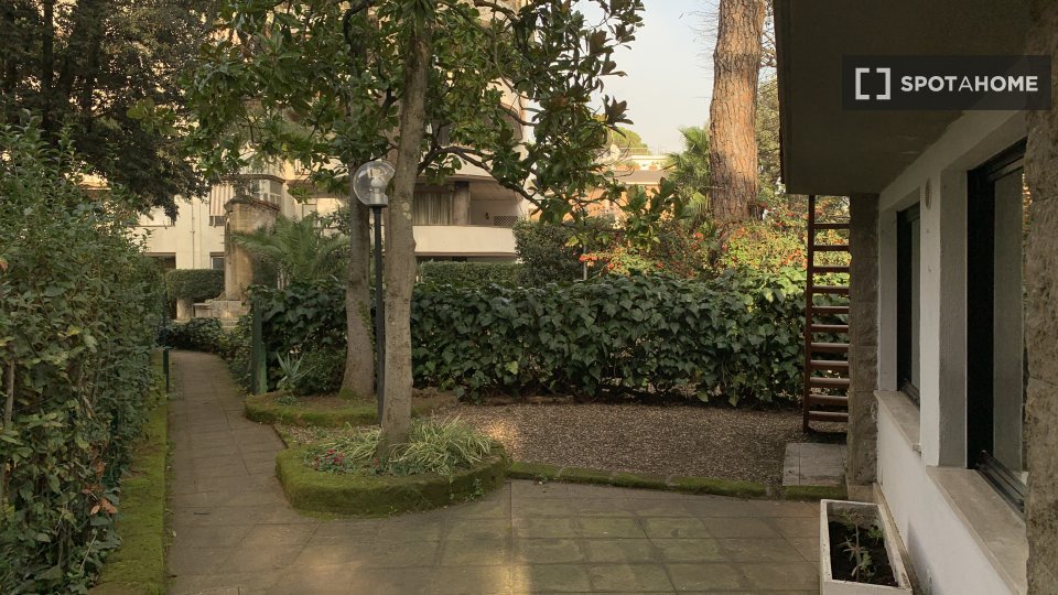 Immagine 3 di Appartamento in affitto  in Via Cassia a Roma