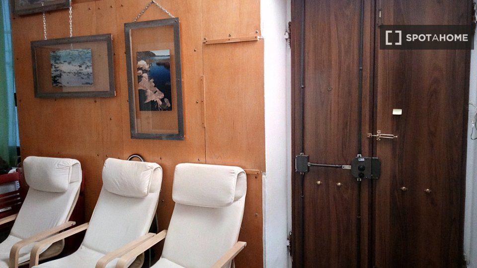 Immagine 9 di Camera condivisa in affitto  in Piazza Giovanni Martinez a Genova