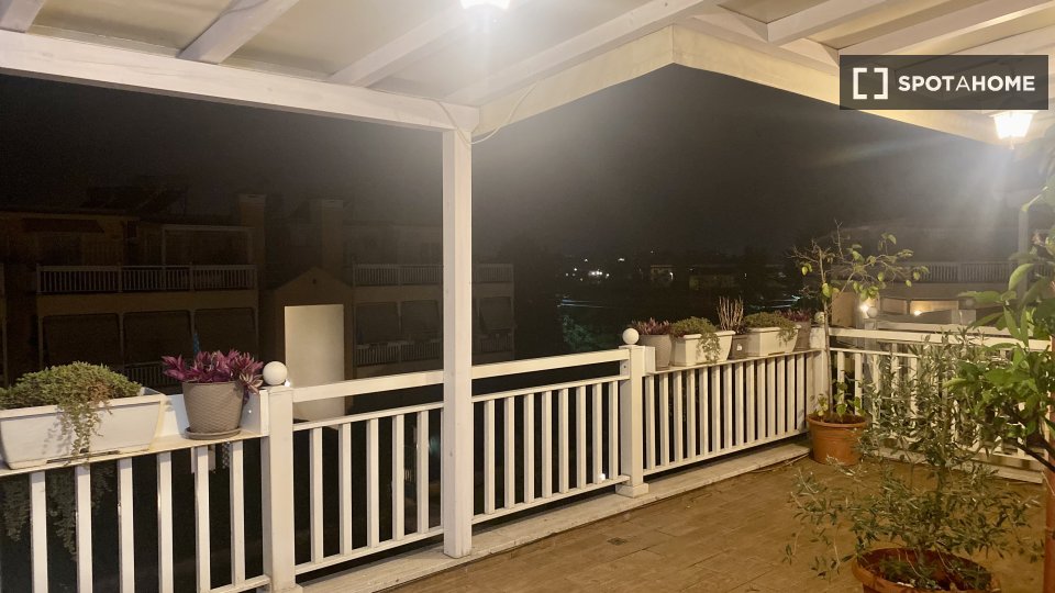 Immagine 19 di Camera condivisa in affitto  in Via Elena Brandizzi Gianni a Roma