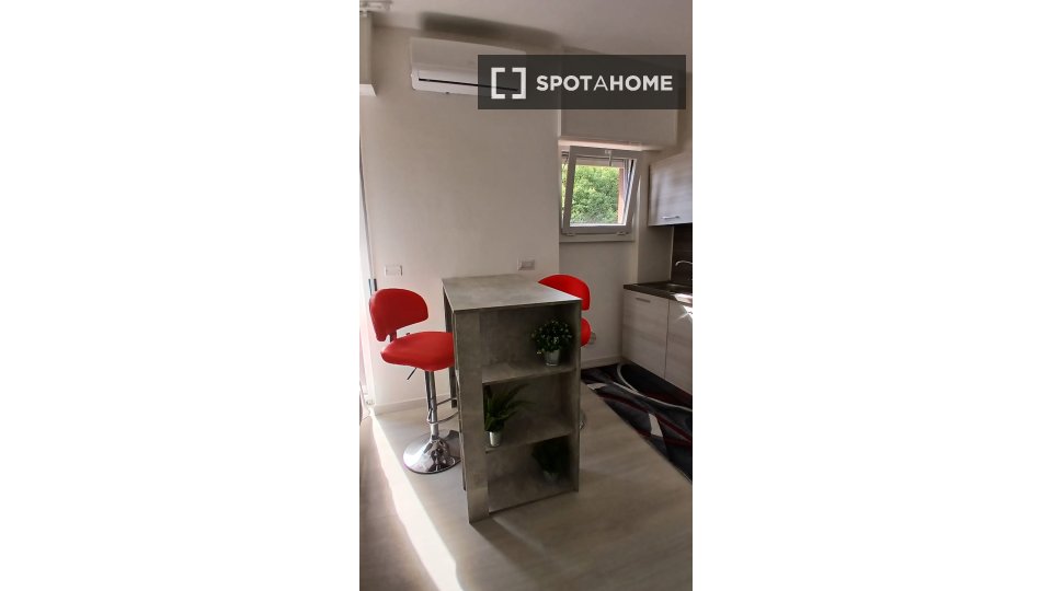 Immagine 18 di Ufficio in affitto  in Via Paul Valery a Milano