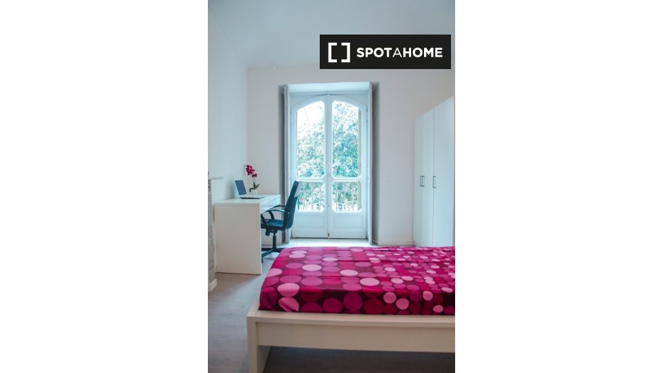 Immagine 3 di Camera condivisa in affitto  in Piazza Emanuele Filiberto a Torino