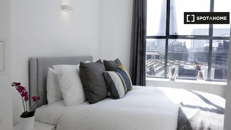 Immagine 11 di Appartamento in affitto  in St Mary at Hill a 