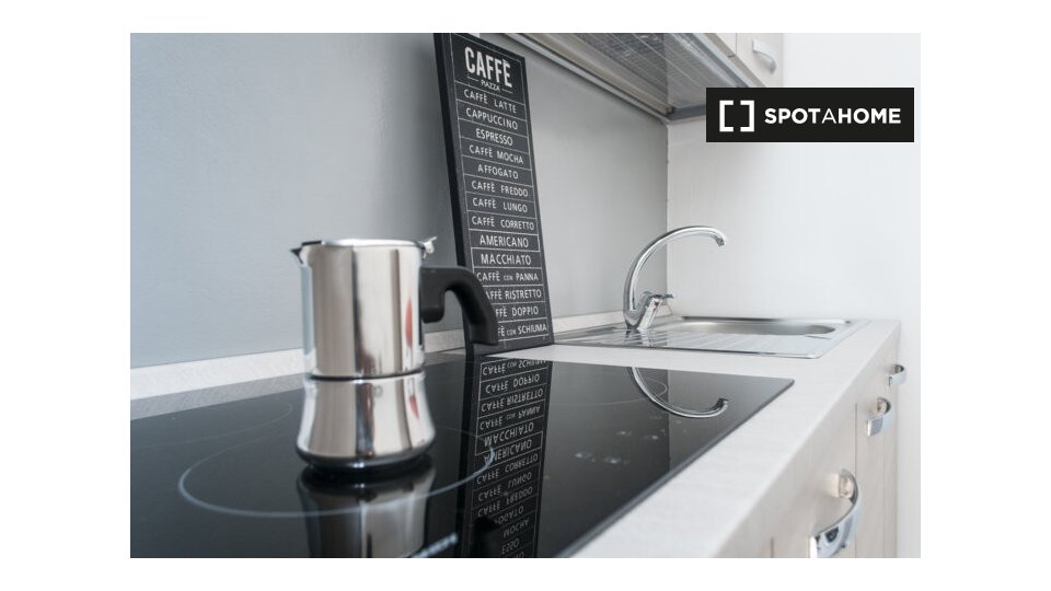 Immagine 12 di Camera condivisa in affitto  in Via Aldo Barbaro a Torino