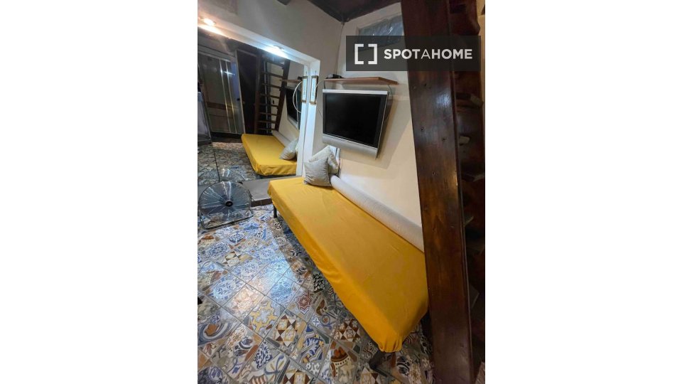 Immagine 5 di Appartamento in affitto  in Vico dei Pellegrini a Napoli