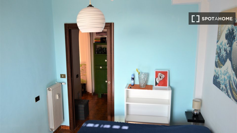 Immagine 2 di Camera condivisa in affitto  in Via Sinuessa a Roma