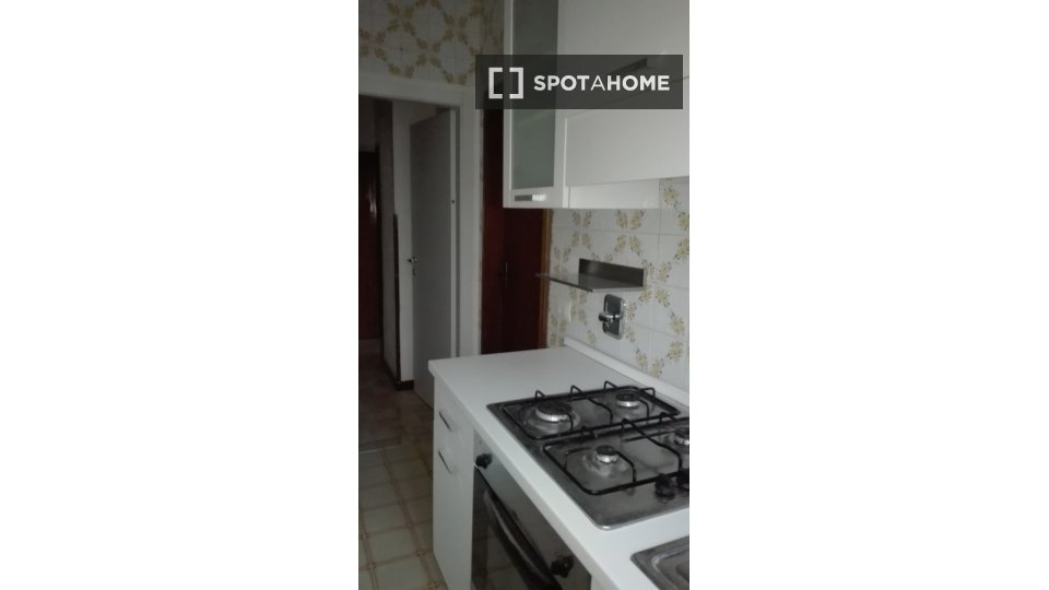 Immagine 5 di Camera condivisa in affitto  in Via Luigi Vestri a Bologna