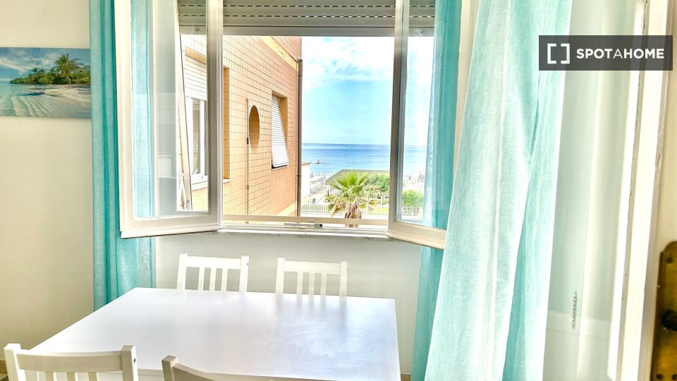 Immagine 3 di Appartamento in affitto  in Lungomare Paolo Toscanelli a Roma