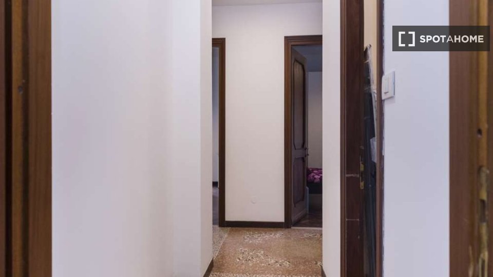 Immagine 15 di Camera condivisa in affitto  in Viale Giovanni Vicini a Bologna