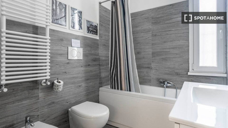 Immagine 13 di Appartamento in affitto  in Via Merulana a Roma