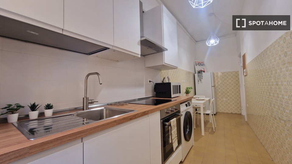 Immagine 12 di Camera condivisa in affitto  in Viale Angelico a Roma