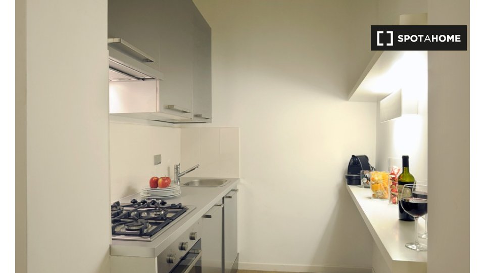 Immagine 2 di Ufficio in affitto  in Via del Banco di Santo Spirito a Roma