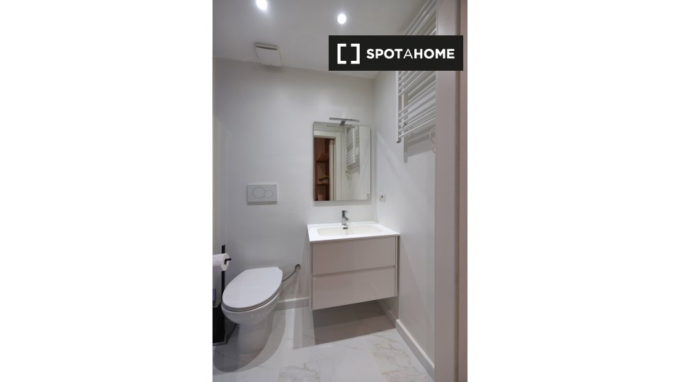 Immagine 11 di Ufficio in affitto  in Via Siro Capsoni a Milano