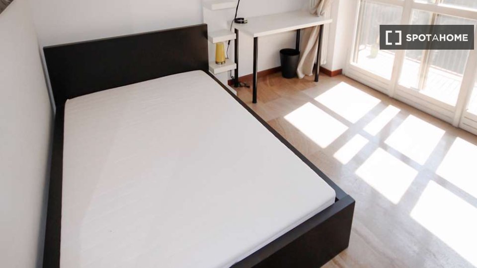 Immagine 18 di Camera condivisa in affitto  in Via Emilio De Marchi a Milano