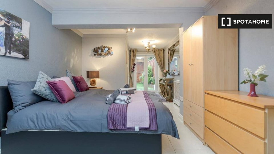 Immagine 9 di Ufficio in affitto  in Watford General Suites GFF Apartment a Watford