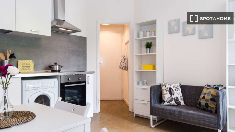 Immagine 11 di Camera condivisa in affitto  in Via Salvatore Barzilai a Milano