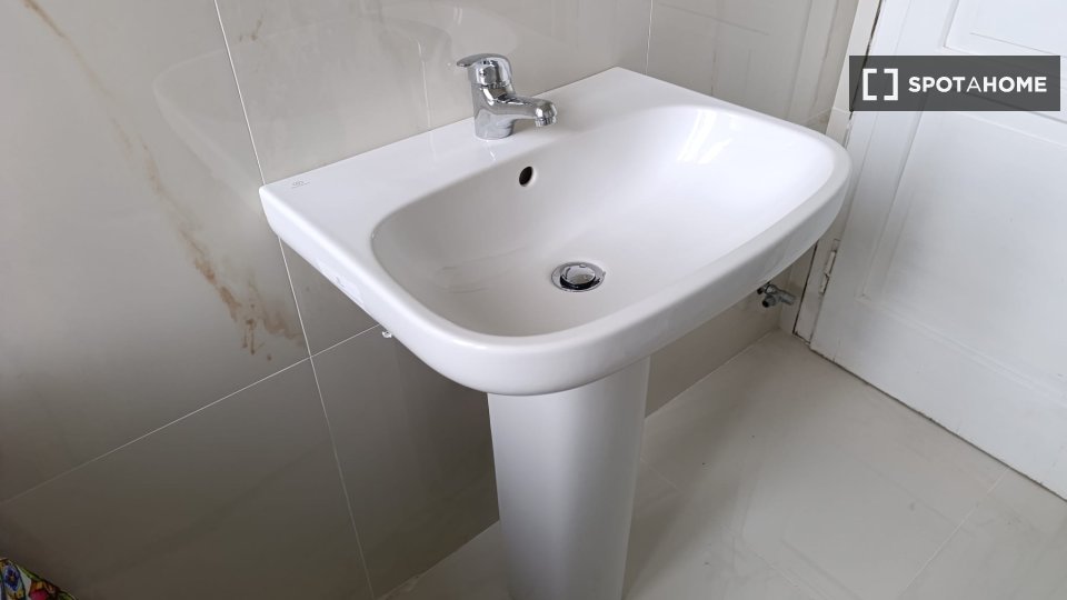 Immagine 12 di Camera condivisa in affitto  in Via Fratelli Boscardin a Padova