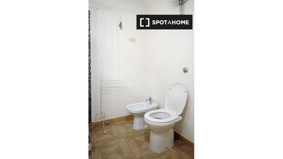 Immagine 15 di Appartamento in affitto  in Lungarno Amerigo Vespucci a Firenze