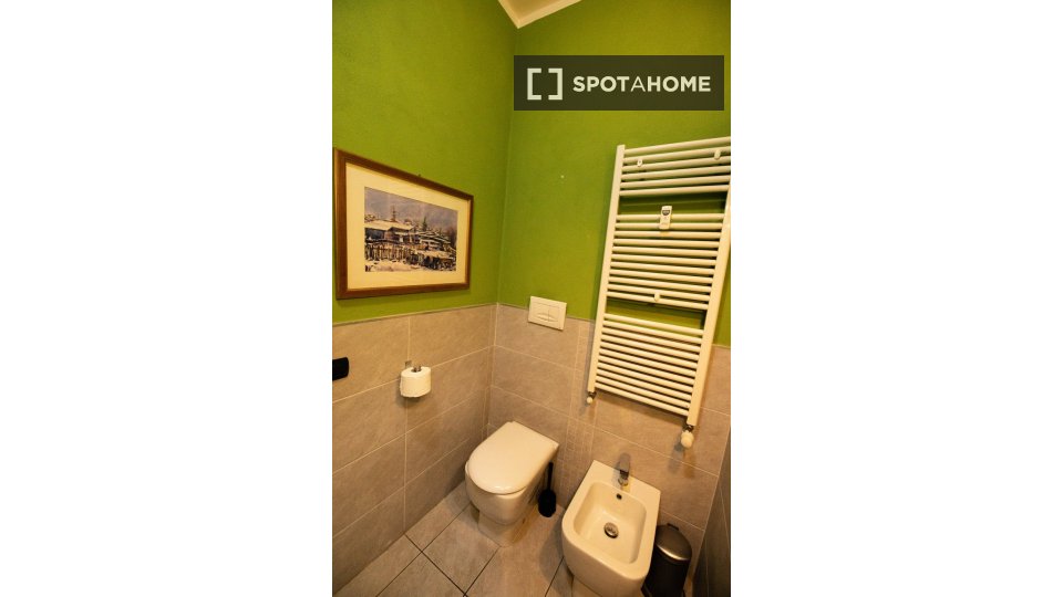 Immagine 12 di Appartamento in affitto  in Via dei Piatti a Milano