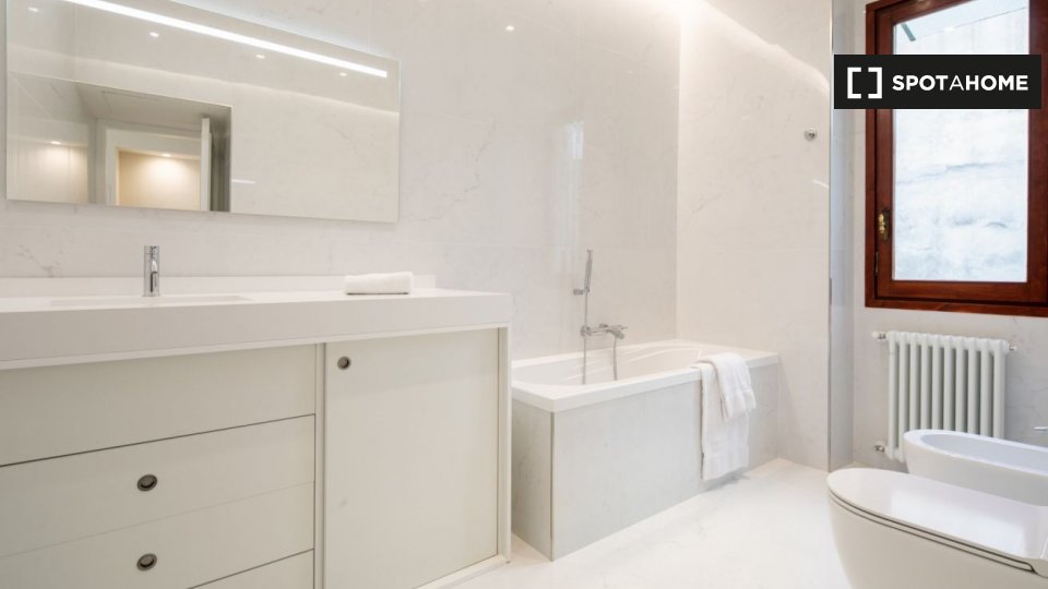 Immagine 9 di Appartamento in affitto  in Via de' Guicciardini a Firenze